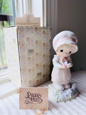1982 Precious Moments ‘We Are God’s Workmanship’ w Tags & Original Box 💝Like New